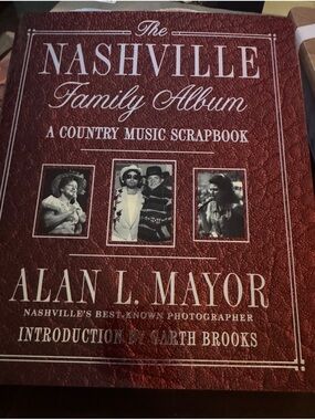 The Nashville Family Album - Red Edition